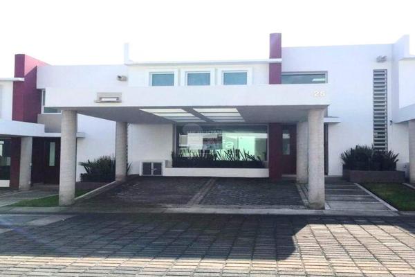 Foto de inmueble en CARRETERA METEPEC ZACANGO #1405, Col. Santa María Magdalena Ocotitlán C.P. 52161, Metepec