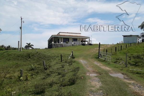 Foto de inmueble en Carretera Tuxpan-Tamiahua Km. 2Finca Real de los, Col. Banderas C.P. 92773, Tuxpan