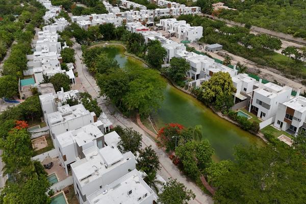Foto de inmueble en Carreterra mérida-progreso, Col. Jardines del Norte de Prado Norte C.P. 97139, Mérida