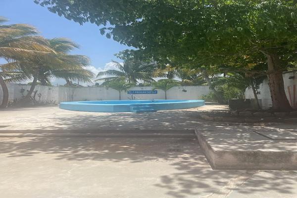 Foto de inmueble en CASA EN VENTA MERIDAPLAYA PROGRESO A 2 ESQUINAS DEL MALECONENTREGA INMEDIATA., Col. Progreso de Castro Centro C.P. 97320, Progreso
