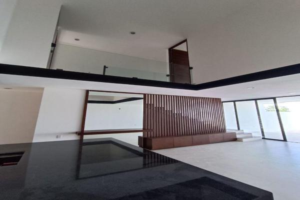 Foto de inmueble en CASA EN VENTA MERIDAXCANATUN TOWNHOUSES EN ZONA XCANATUNMODELO 2ENTREGA INMEDIATA., Col. Xcanatún C.P. 97302, Mérida