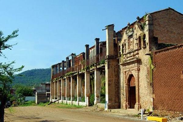 Foto de inmueble en Casco de Hacienda de Miravalles, Col. Miravalles C.P. 63706, Compostela