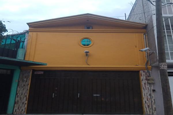 Foto de inmueble en Primera Privada de Jesús González #310, Col. Jacarandas C.P. 09280, Iztapalapa