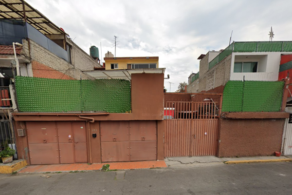 Foto de inmueble en Cultivos  #s/n, Col. Valle del Sur C.P. 09819, Iztapalapa