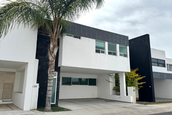 Foto de inmueble en Hacienda Juriquilla Santa Fe  #5050, Col. Privada de los Portones C.P. 76100, Querétaro