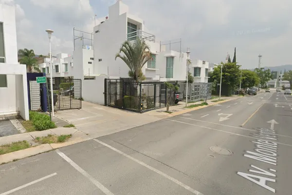 Foto de inmueble en CEDRO #3130, Col. El Fortín C.P. 45066, Zapopan