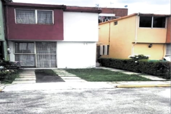 Foto de inmueble en CAÑAVERALES  #60, Col. Granjas Coapa C.P. 14330, Tlalpan