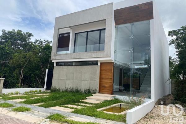 Foto de inmueble en ceniza #107, Col. Vía Cumbres Residencial C.P. 77560, Benito Juárez