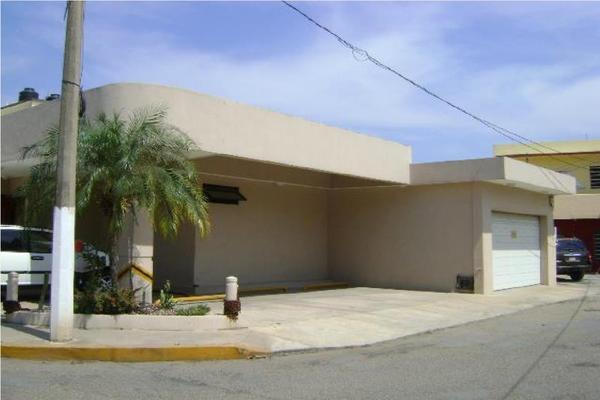 Foto de inmueble en Centenario Instituto Juarez esquina Palma #101, Col. Los Tulipanes C.P. 86097, Centro