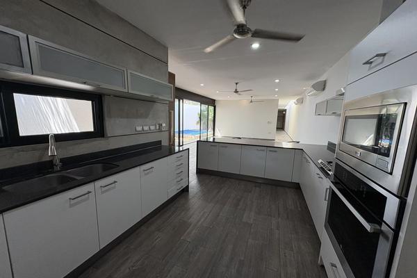 Foto de inmueble en Cerca de Plaza la Isla, Col. Santa Gertrudis Copo C.P. 97305, Mérida
