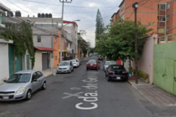 Foto de inmueble en Cda. de Geólogos #0, Col. El Triunfo C.P. 09430, Iztapalapa