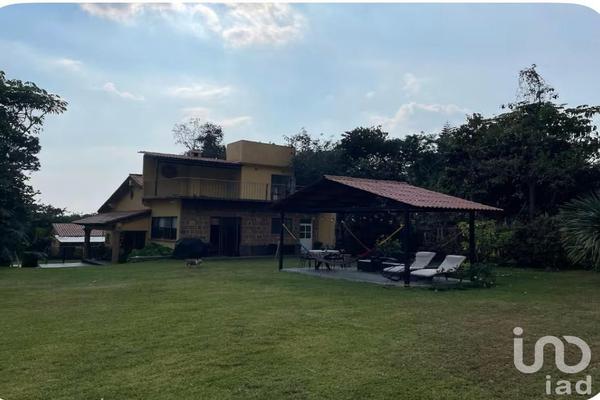Foto de inmueble en Cerrada de la Esperanza, Col. El Tesoro C.P. 62520, Tepoztlán