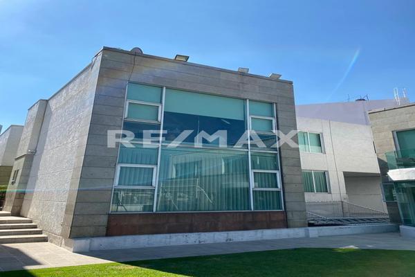 Foto de inmueble en Cda. Fuente la Lomita, Col. Lomas de Tecamachalco C.P. 53950, Naucalpan de Juárez