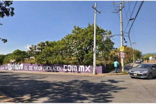 Foto de inmueble en cerrada ocotepec, Col. Vicente Guerrero C.P. 62430, Cuernavaca