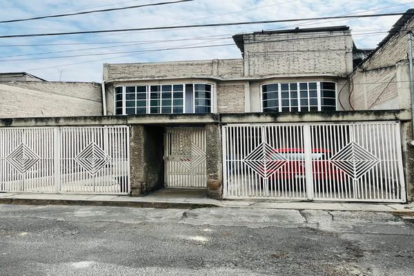 Foto de inmueble en cerrada principal, Col. Xalpa C.P. 09640, Iztapalapa