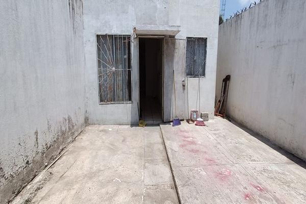 Foto de inmueble en Cerro de la Silla, Col. Colinas del Roble C.P. 45650, Tlajomulco de Zúñiga
