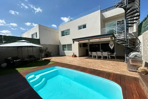 Foto de inmueble en Cerro del Divisadero #329, Col. Juriquilla Privada C.P. 76230, Querétaro