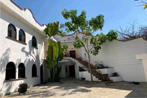 Foto de inmueble en , Col. Chamilpa C.P. 62210, Cuernavaca