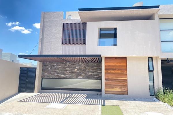 Foto de inmueble en Circuito Agaves, Col. Residencial el Refugio C.P. 76146, Querétaro