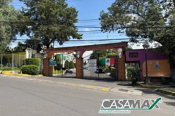 Foto de inmueble en Cto. Cuauhtémoc #235, Col. San Lorenzo Atemoaya C.P. 16400, Xochimilco