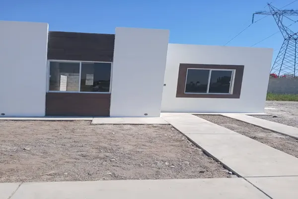 Foto de inmueble en Circuito de Jalpán #10, Col. Villas las Misiones C.P. 35079, Gómez Palacio