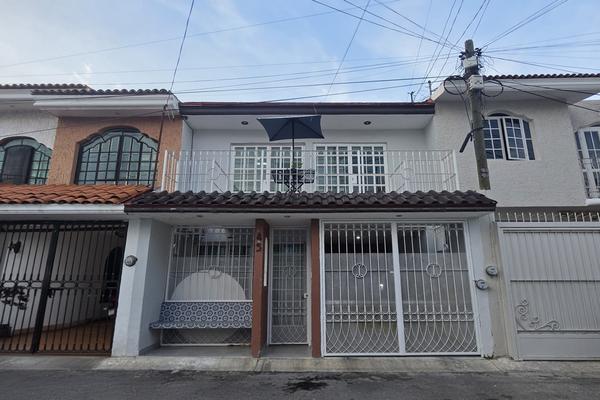 Foto de inmueble en cto de las palmeras, Col. Tabachines C.P. 45188, Zapopan