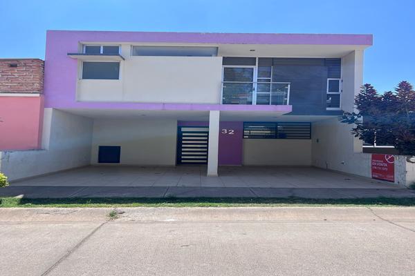 Foto de inmueble en Circuito de los ciruelos, Col. Bugambilias C.P. 47635, Tepatitlán de Morelos