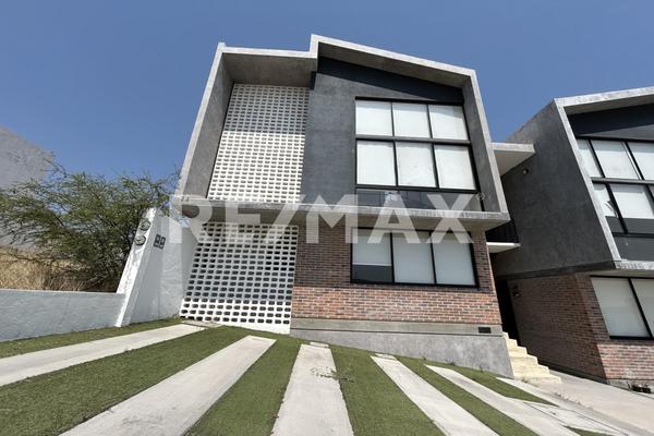 Foto de inmueble en Circuito del bosque, Col. Vista Real y Country Club C.P. 76905, Corregidora
