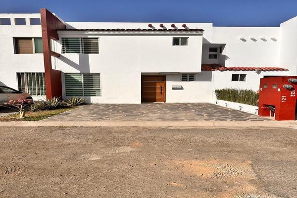 Foto de inmueble en Circuito del sauce, Col. Altus Bosques C.P. 45654, Tlajomulco de Zúñiga