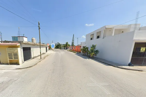 Foto de inmueble en Cto . Hacienda de Cocula #1486, Col. Paraíso Cancún C.P. 77536, Benito Juárez