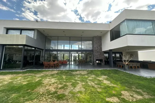 Foto de inmueble en Circuito La Loma #301, Col. Club de Golf la Loma C.P. 78215, San Luis Potosí