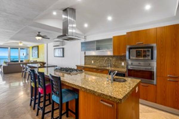 Foto de inmueble en Circuito Lirios #823, Col. 5 de Diciembre C.P. 48350, Puerto Vallarta