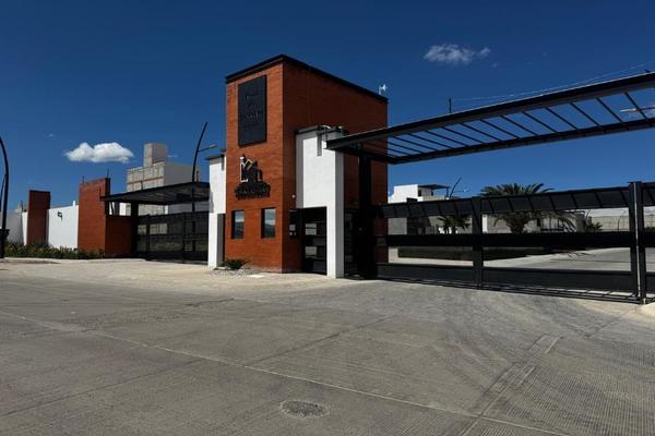 Foto de inmueble en Cto. Mina la Rica, Col. Real de Pachuca C.P. 42083, Pachuca de Soto