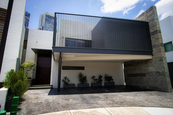 Foto de inmueble en circuito puerta del sol, Col. Puerta Plata C.P. 45116, Zapopan