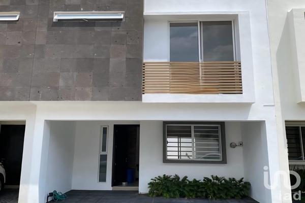 Foto de inmueble en Circuito Real San José Sur #233, Col. Jardines Del Valle C.P. 45138, Zapopan