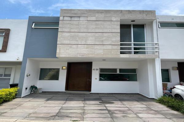 Foto de inmueble en CTO VALLE SAN ISIDRO, Col. Villas de Zapopan C.P. 45130, Zapopan