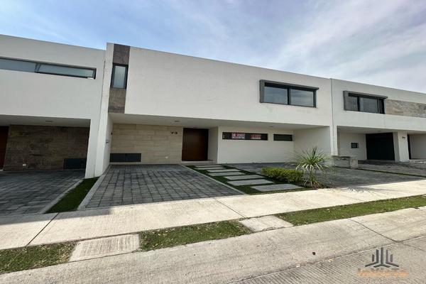Foto de inmueble en Circuito Villas del Palomar, Col. Las Villas C.P. 45655, Tlajomulco de Zúñiga