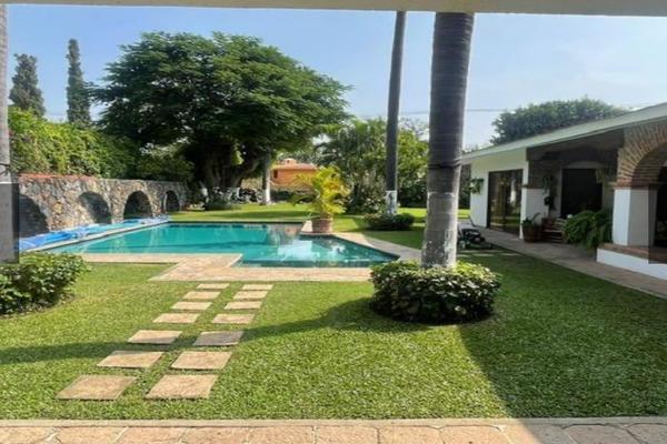 Foto de inmueble en  , Col. Club de golf Tabachines C.P. 62498, Cuernavaca