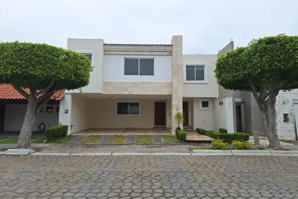 Foto de inmueble en CLUSTER 888, Col. Lomas de Angelópolis C.P. 72830, San Andrés Cholula
