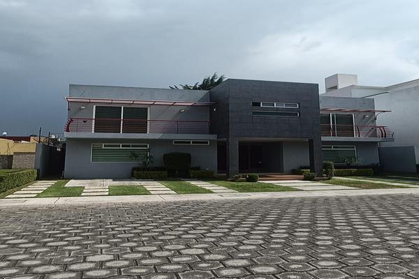 Foto de inmueble en  , Col. Coaxustenco C.P. 52140, Metepec