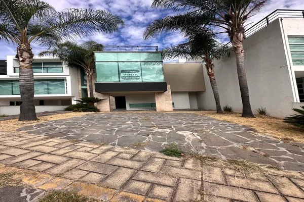 Foto de inmueble en Cocoteros #108, Col. Lomas de Gran Jardín C.P. 37134, León
