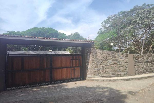 Foto de inmueble en  , Col. Cofradía de Suchitlán C.P. 28460, Comala
