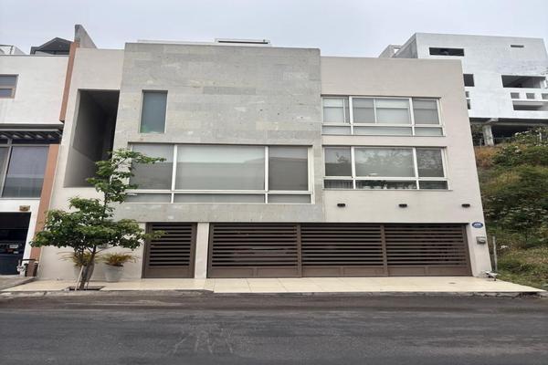 Foto de inmueble en Colina Blanca, Col. Colinas del Valle C.P. 64650, Monterrey