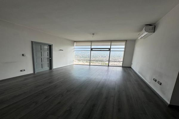 Foto de inmueble en Colina Verde, Col. Colinas del Valle C.P. 64650, Monterrey