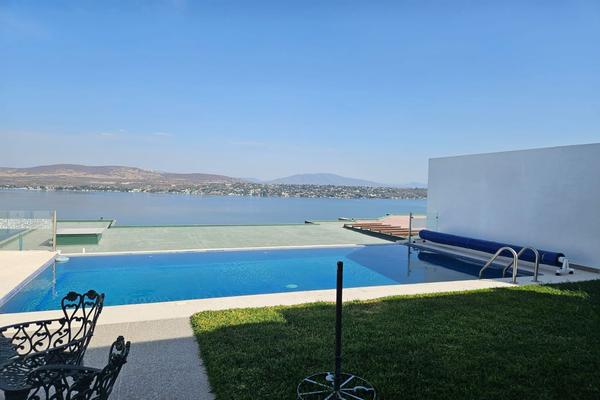 Foto de inmueble en Colinas del Lago, Col. Tequesquitengo C.P. 62915, Jojutla
