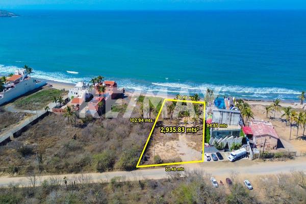 Foto de inmueble en Con frente al Sur de la Boca del Estero La Escopama, Col. Delfines C.P. 82132, Mazatlán