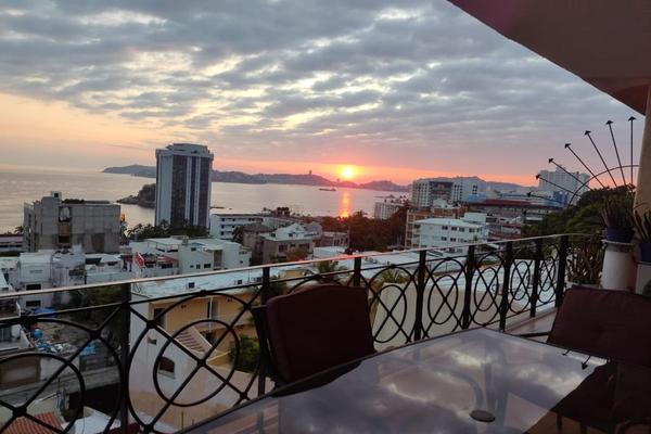 Foto de inmueble en  , Col. Condesa C.P. 39690, Acapulco de Juárez