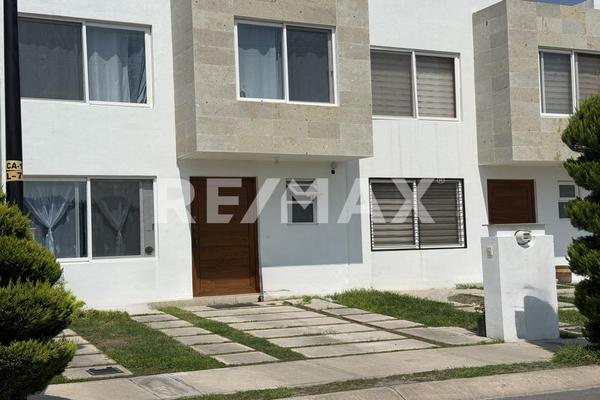 Foto de inmueble en Condominio Abedul, Paseos del Bosque . Paseo del Encino, Col. Paseos del Bosque C.P. 76910, Corregidora