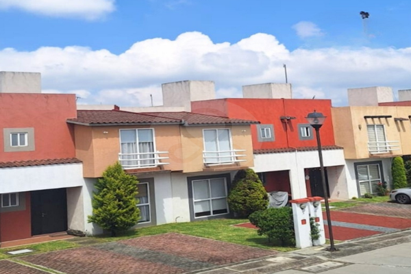 Foto de inmueble en Conjunto Urbano Abierto Villa Toscana I y II, Col. San Blas Totoltepec C.P. 50230, Toluca