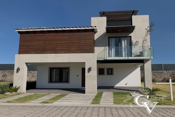 Foto de inmueble en Conjunto Urbano Condado del Valle, Col. San Miguel Totocuitlapilco C.P. 52143, Metepec